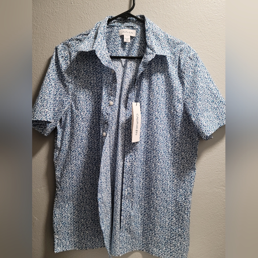 Men new short sleeve button with tags Calvin Klein